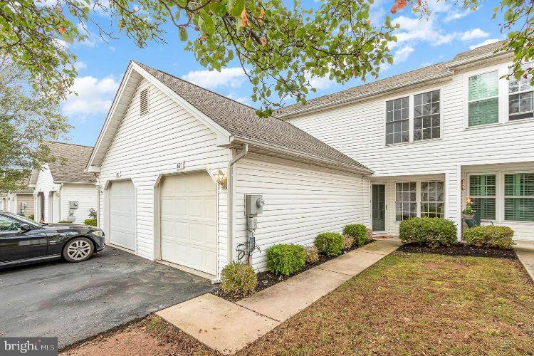 Townhouse for rent at 621 Mallard Dr, Etters, PA 17319