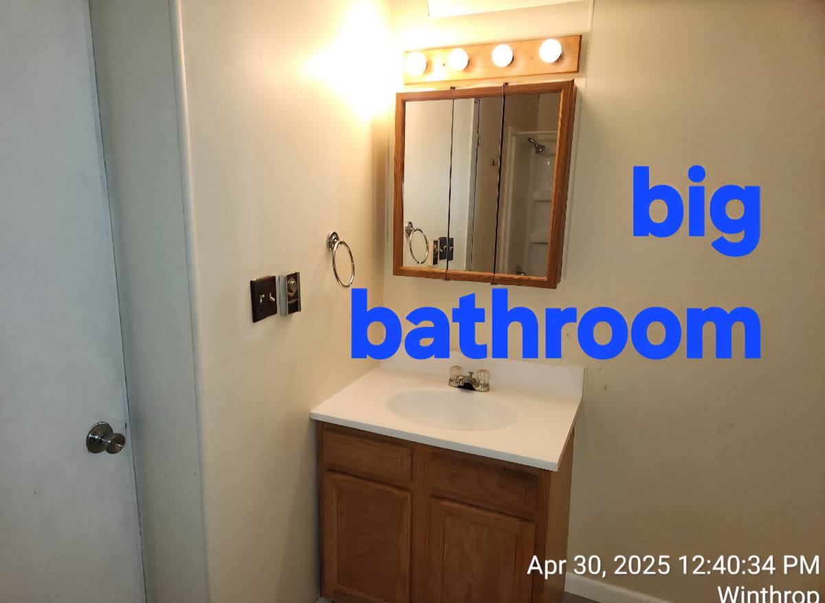 Apartment for rent at 434 Madison St W #2, Winthrop, IA 50682