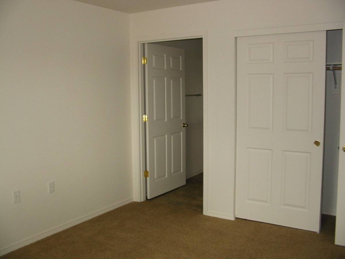Apartment for rent at 481 E Ellendale Ave, Dallas, OR 97338