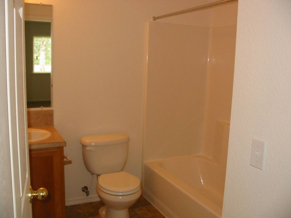 Apartment for rent at 481 E Ellendale Ave, Dallas, OR 97338