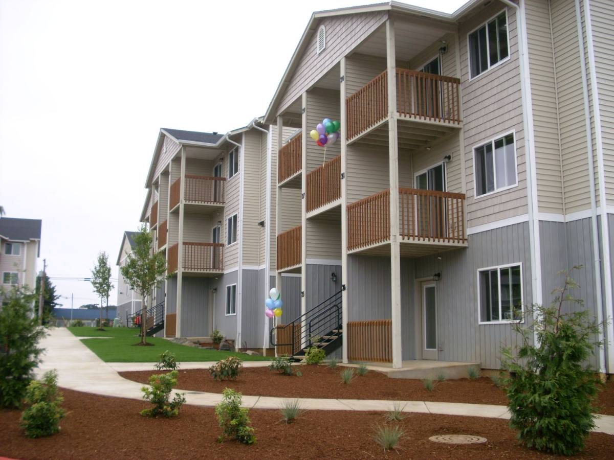 Apartment for rent at 481 E Ellendale Ave, Dallas, OR 97338