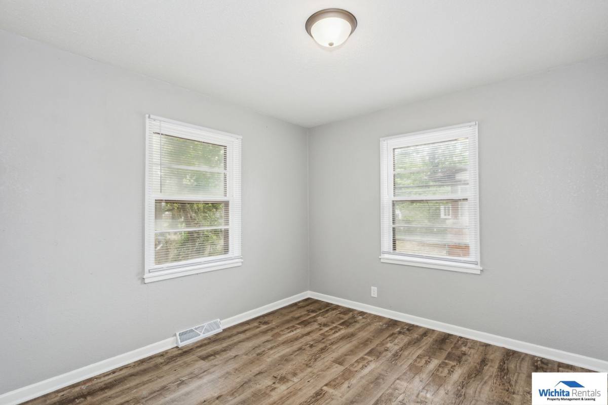 House for rent at 2214 S Glenn, Wichita, KS 67213