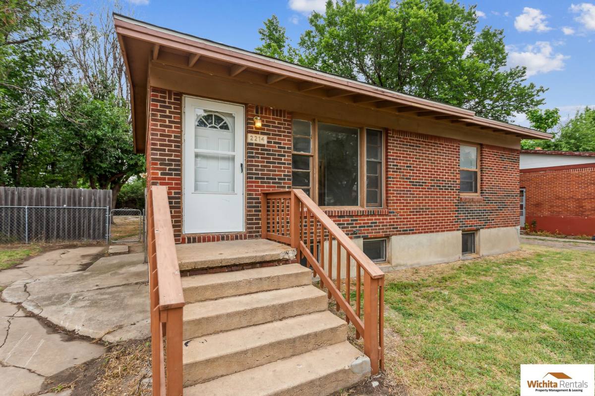 House for rent at 2214 S Glenn, Wichita, KS 67213