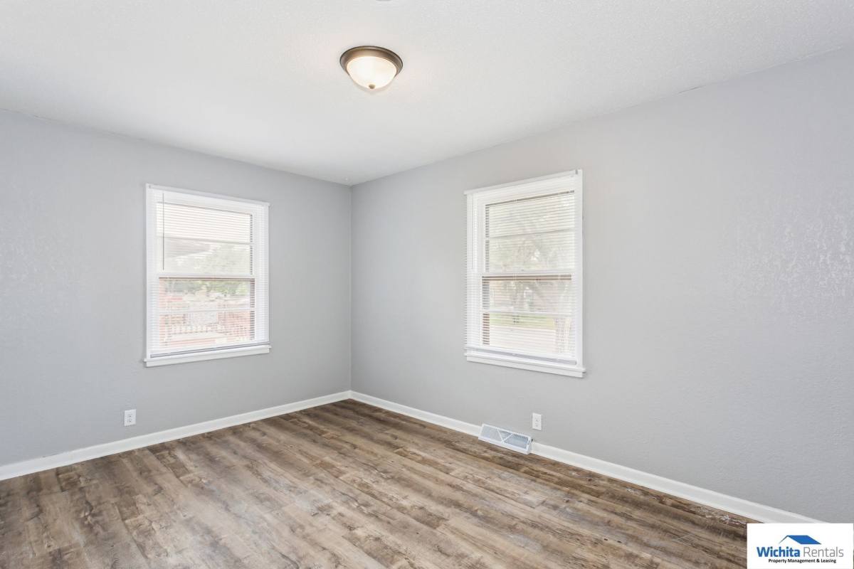 House for rent at 2214 S Glenn, Wichita, KS 67213