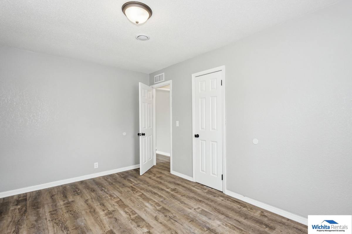House for rent at 2214 S Glenn, Wichita, KS 67213