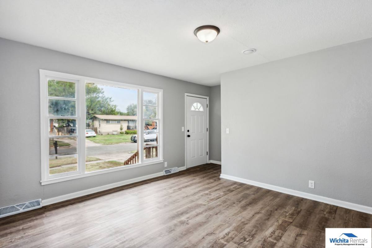 House for rent at 2214 S Glenn, Wichita, KS 67213