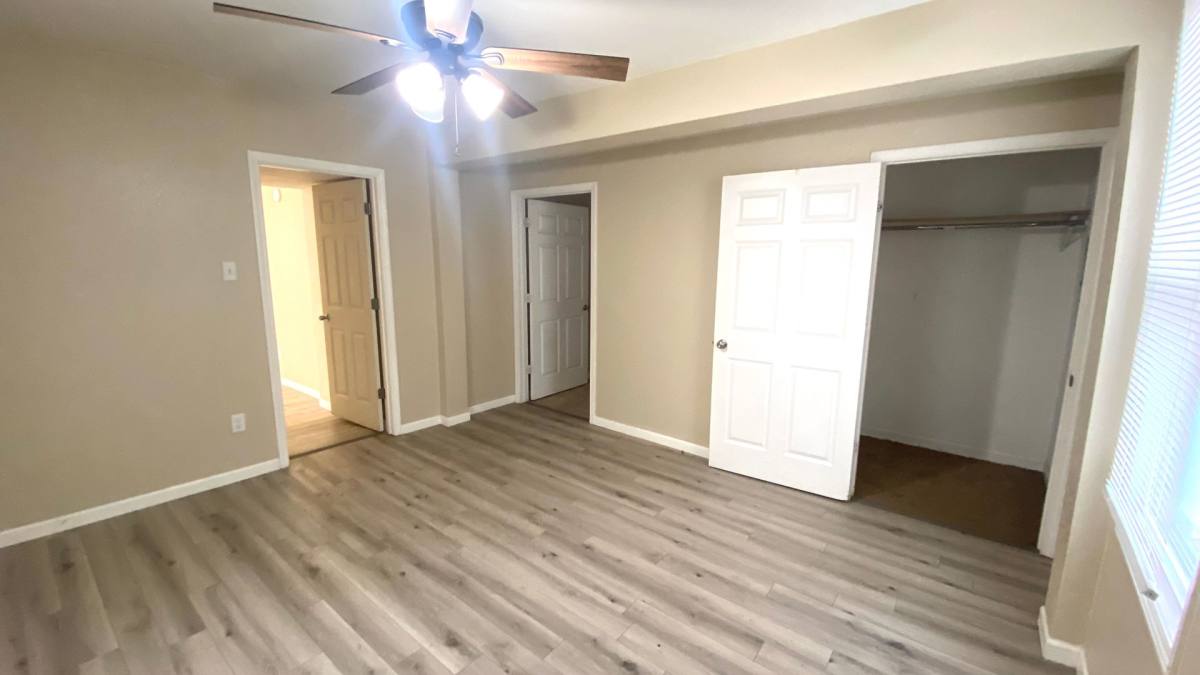 Apartment for rent at 800 Charlotte St, Pekin, IL 61554