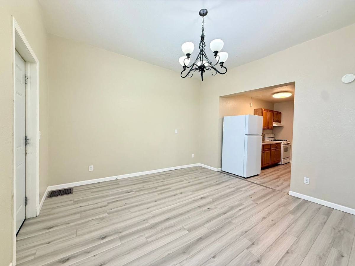 Apartment for rent at 800 Charlotte St, Pekin, IL 61554