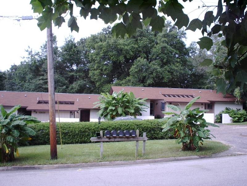 Apartment for rent at 1901 Darryl Dr, Tallahassee, FL 32301