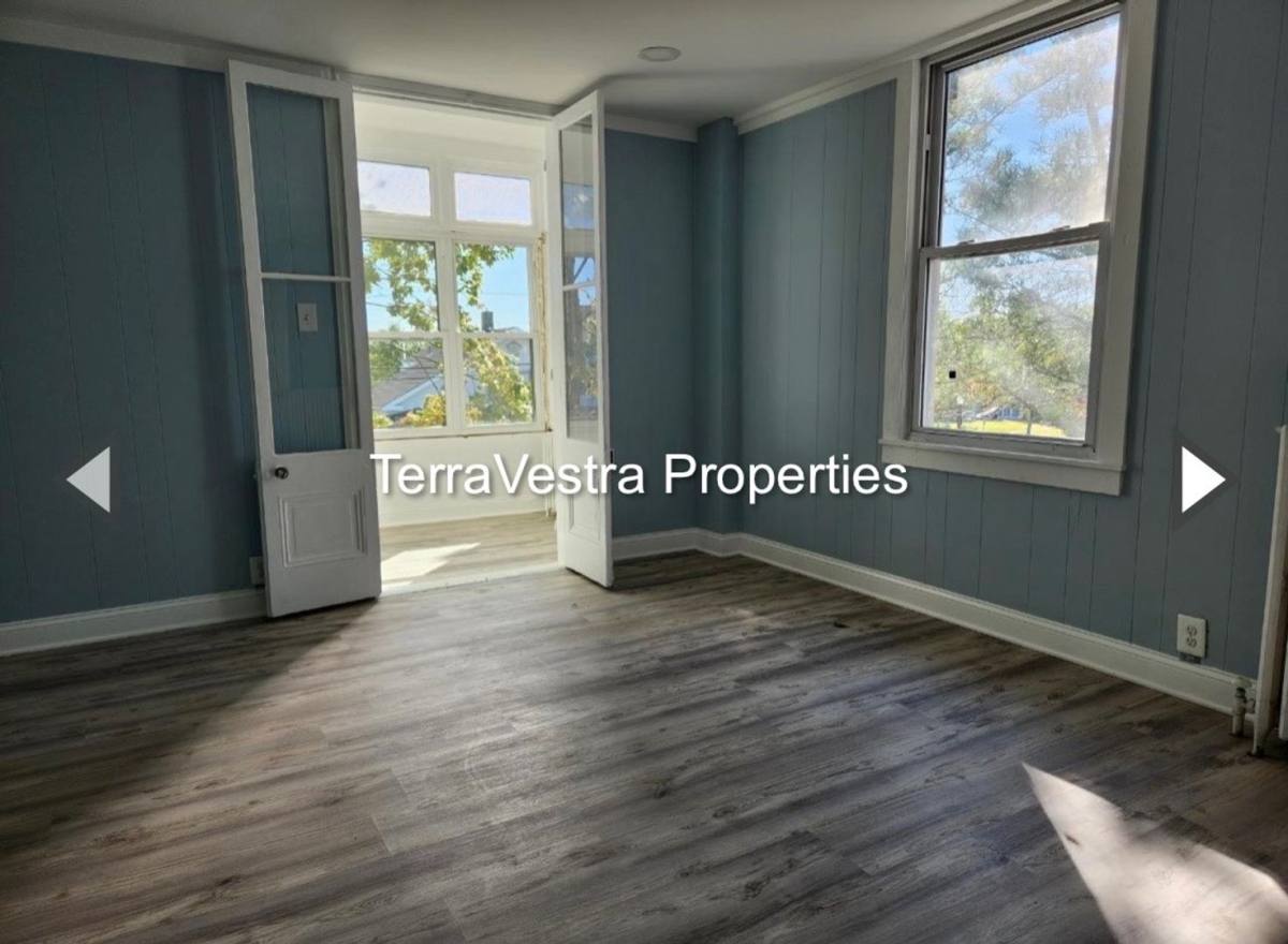 Apartment for rent at 5-7-9 W Mantua Ave, Wenonah, NJ 08090
