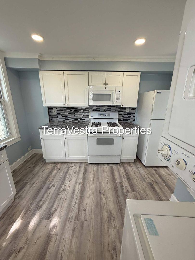 Apartment for rent at 5-7-9 W Mantua Ave, Wenonah, NJ 08090