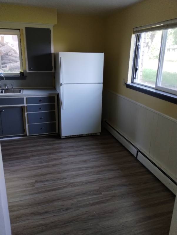 Apartment for rent at 320 4th St SE #1, Braham, MN 55006