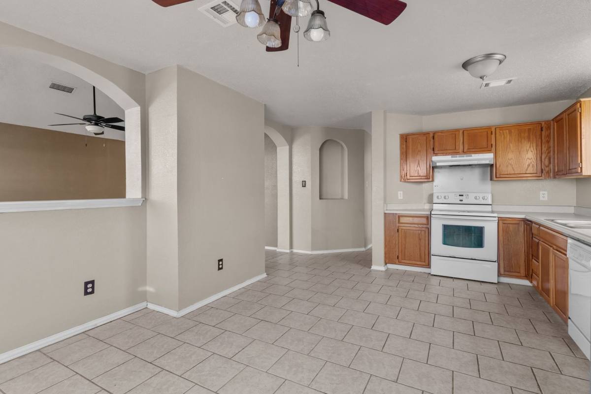 House for rent at 2313 Garrett Dr, Killeen, TX 76543