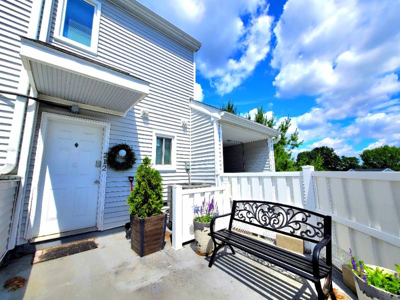 Townhouse for rent at 391 Hyde Park Ave #212, Roslindale, MA 02131