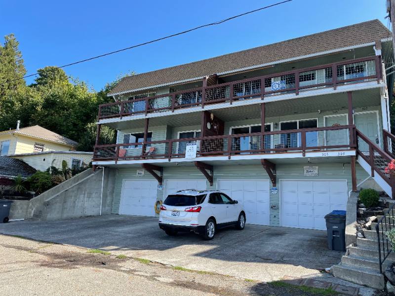 Apartment for rent at 307 Perry Ave N, Port Orchard, WA 98366