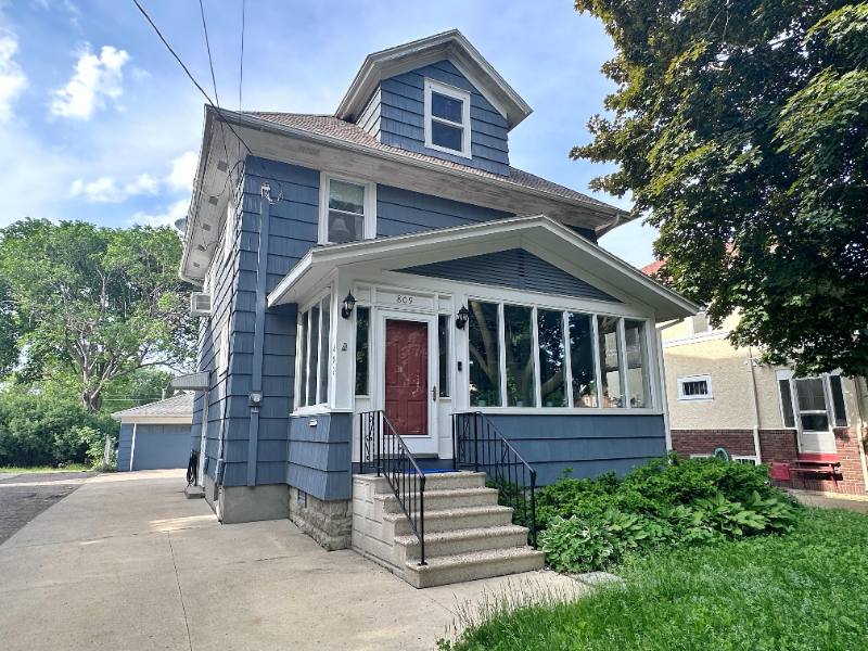 House for rent at 809 1st St NW, Rochester, MN 55901