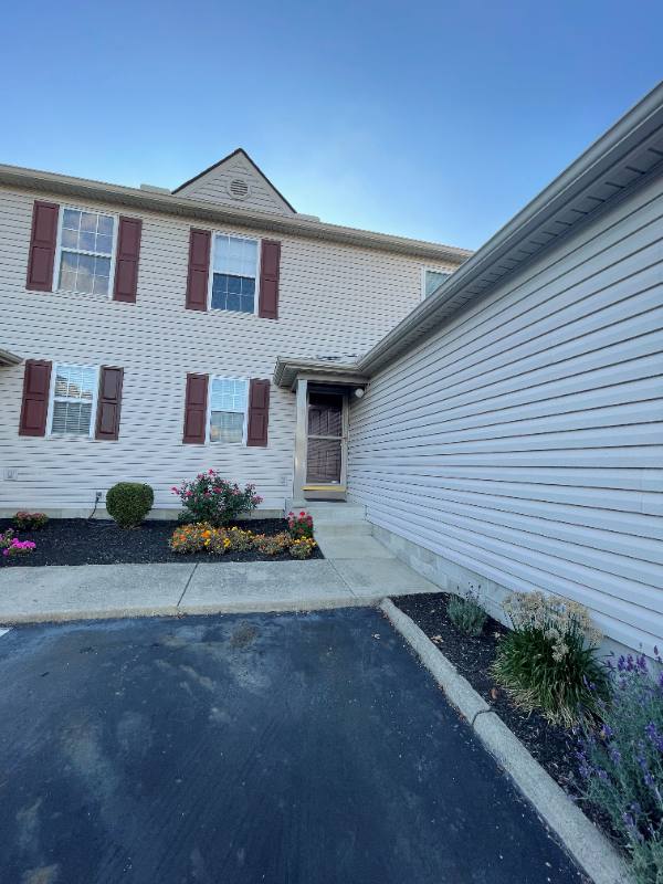 Condo for rent at 1697 Ridgebury Dr, Hilliard, OH 43026