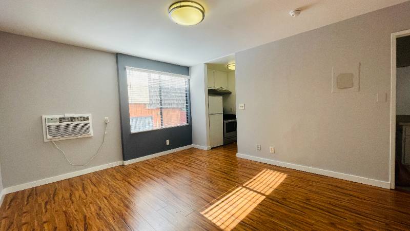 Apartment for rent at 7044 Hawthorn Ave 214 #214, Los Angeles, CA 90028