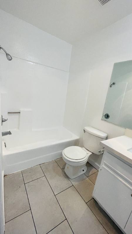 Apartment for rent at 7044 Hawthorn Ave 214 #214, Los Angeles, CA 90028