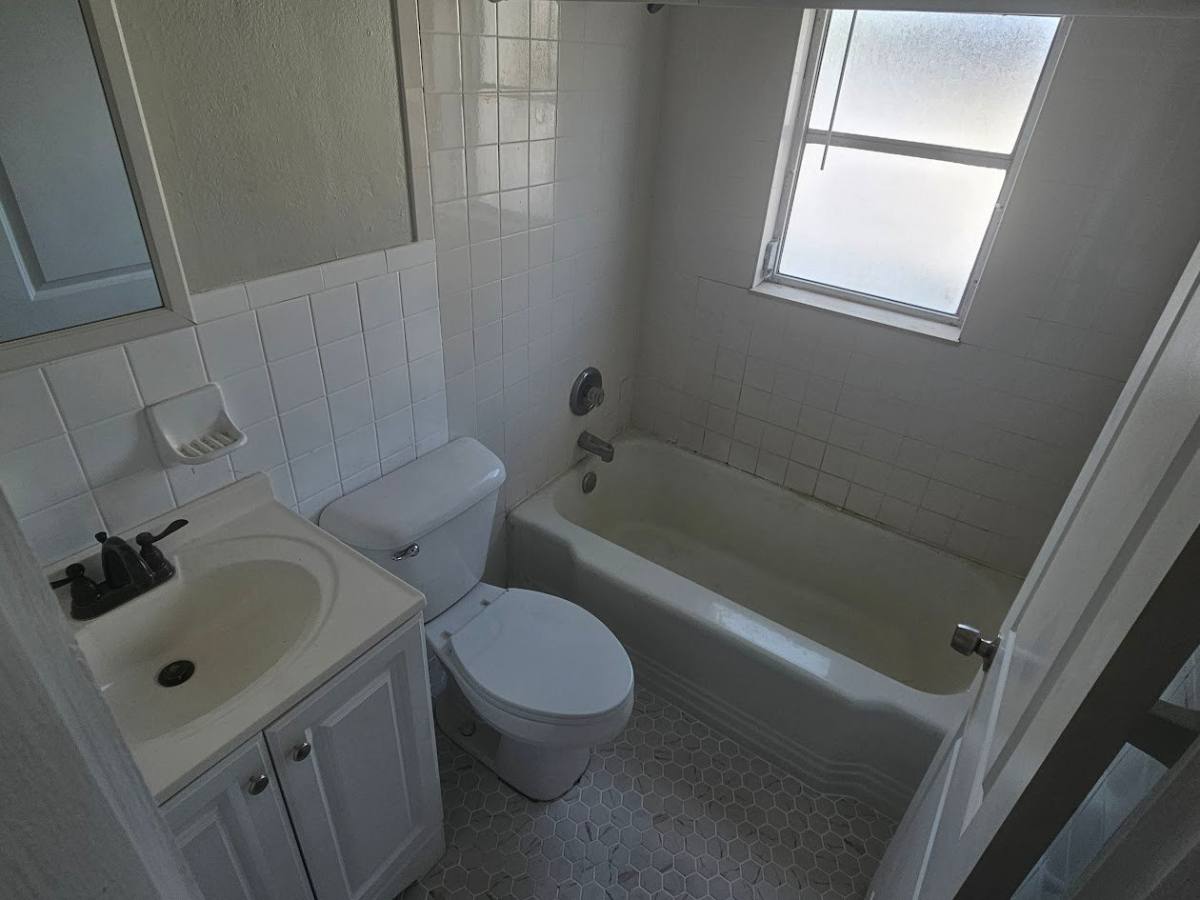 Apartment for rent at 442 30th Ave N #9, Saint Petersburg, FL 33704