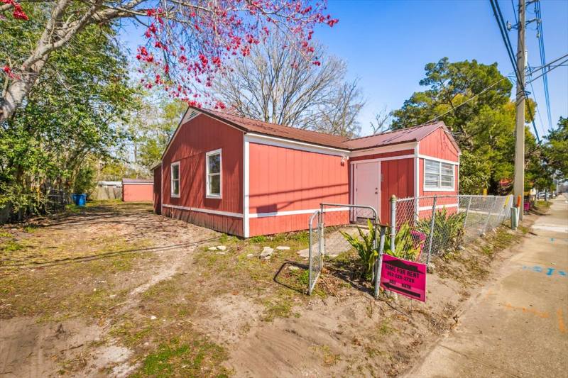 House for rent at 525 New Berlin Rd, Jacksonville, FL 32218
