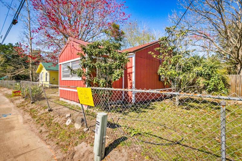 House for rent at 525 New Berlin Rd, Jacksonville, FL 32218
