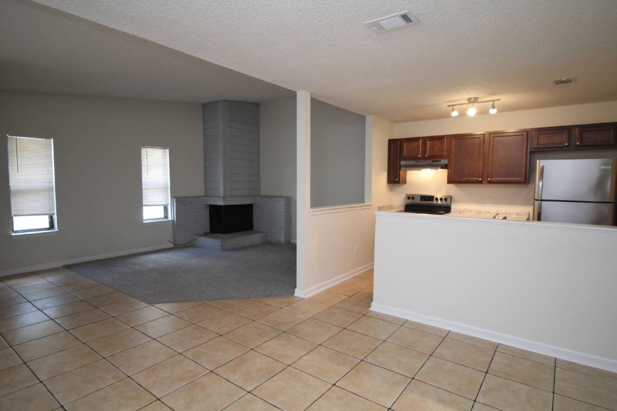 Townhouse for rent at 6948 Spanish Trail, Pensacola, FL 32504