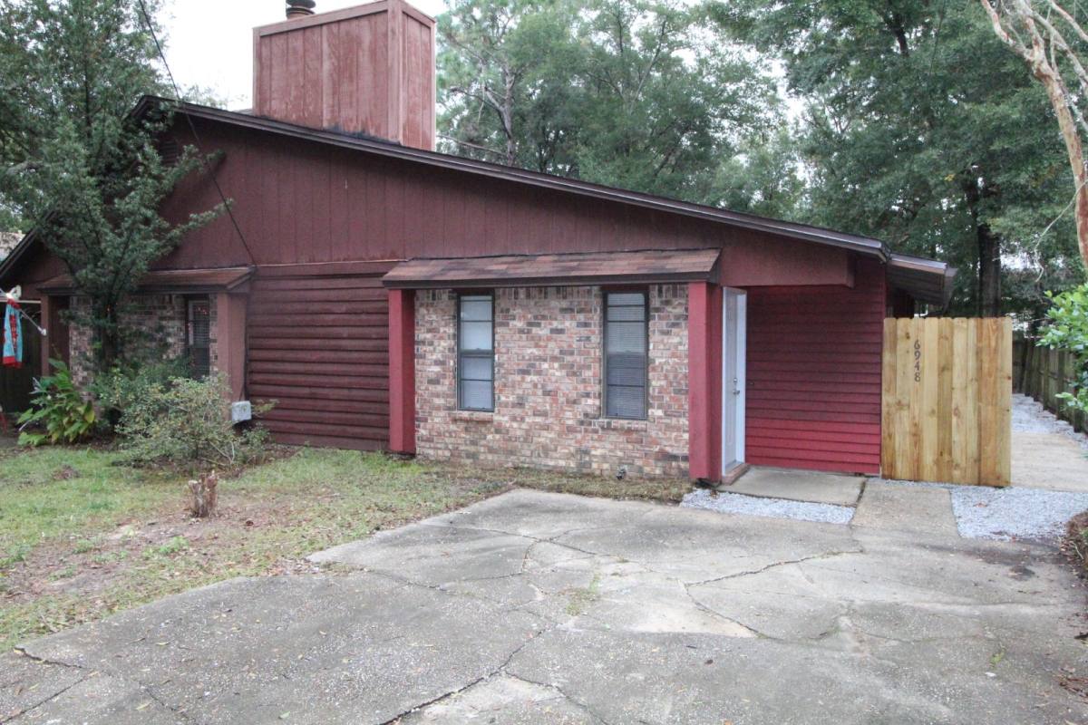 Townhouse for rent at 6948 Spanish Trail, Pensacola, FL 32504