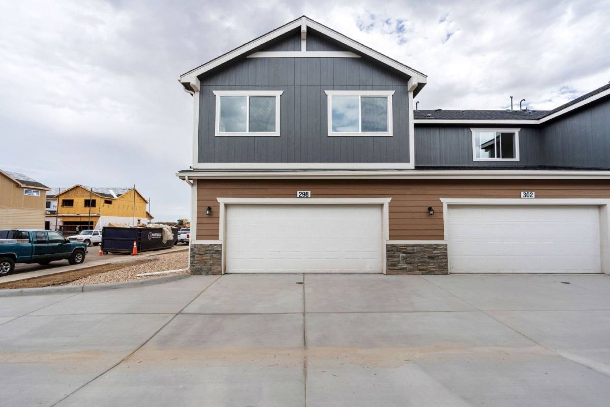 Townhouse for rent at 298 Cardinal St, Johnstown, CO 80534