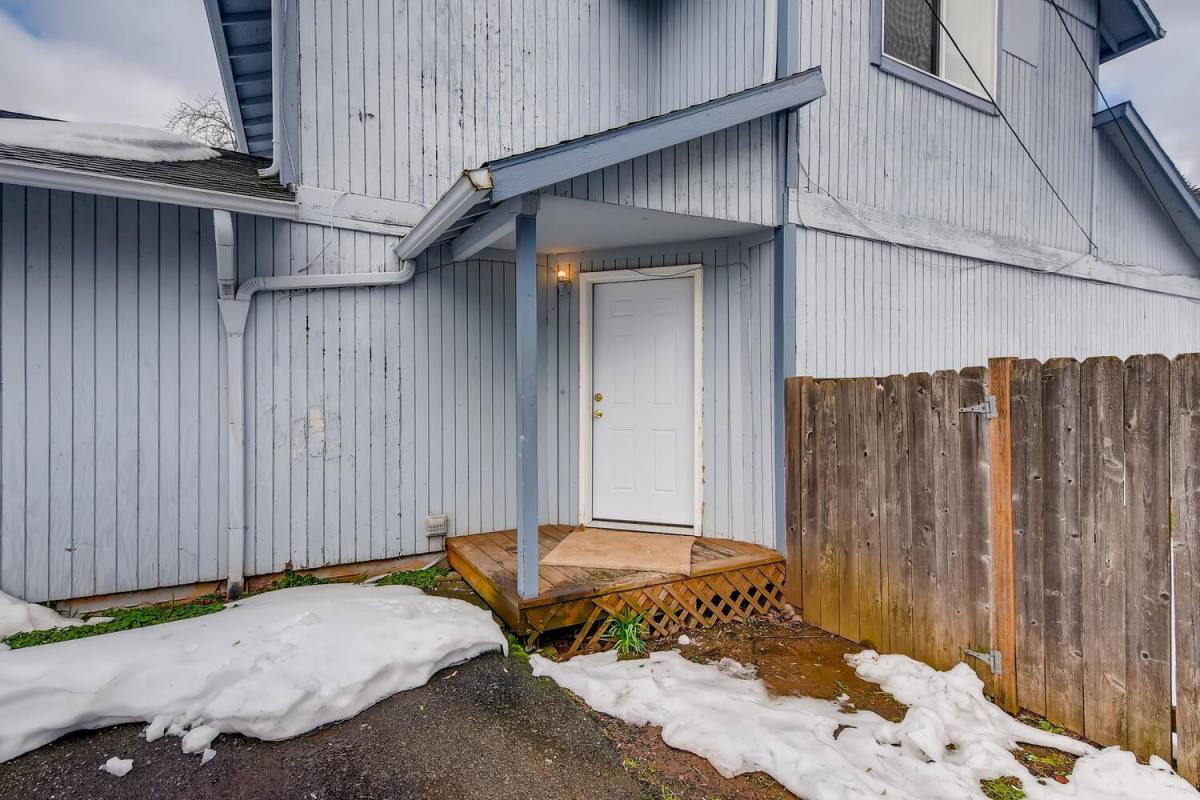 Townhouse for rent at 11069 SE Bush St #A, Portland, OR 97266