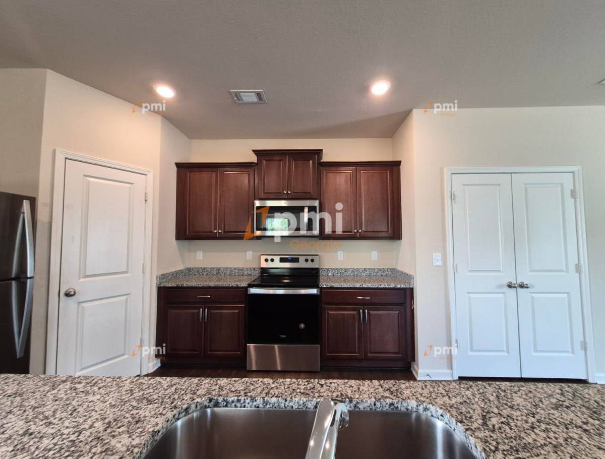 House for rent at 122 Innis Brook Circle, Cartersville, GA 30120