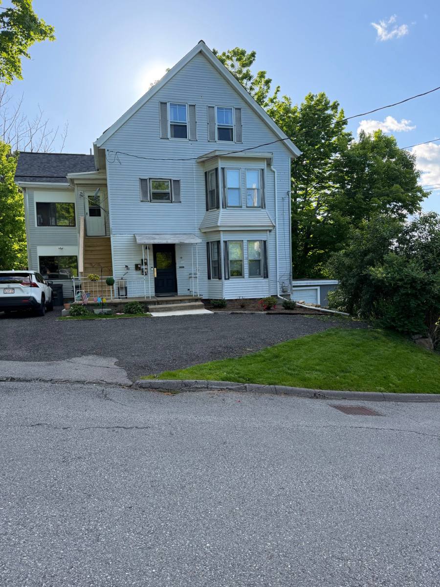 Apartment for rent at 19 Glenwood St #1, Gardner, MA 01440
