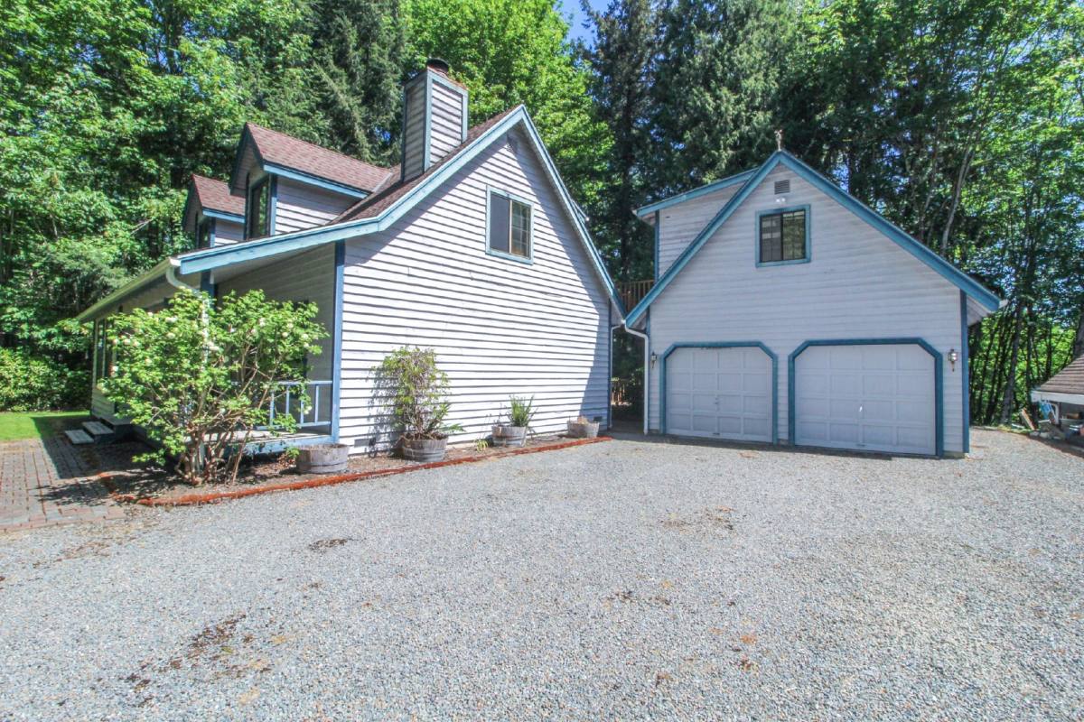 House for rent at 20912 W Richmond Rd, Bothell, WA 98021