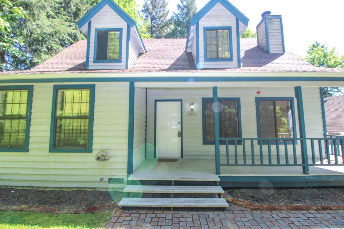 House for rent at 20912 W Richmond Rd, Bothell, WA 98021