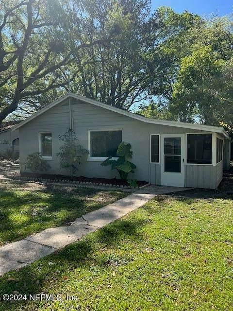House for rent at 4044 Hunter Circle, Jacksonville, FL 32207
