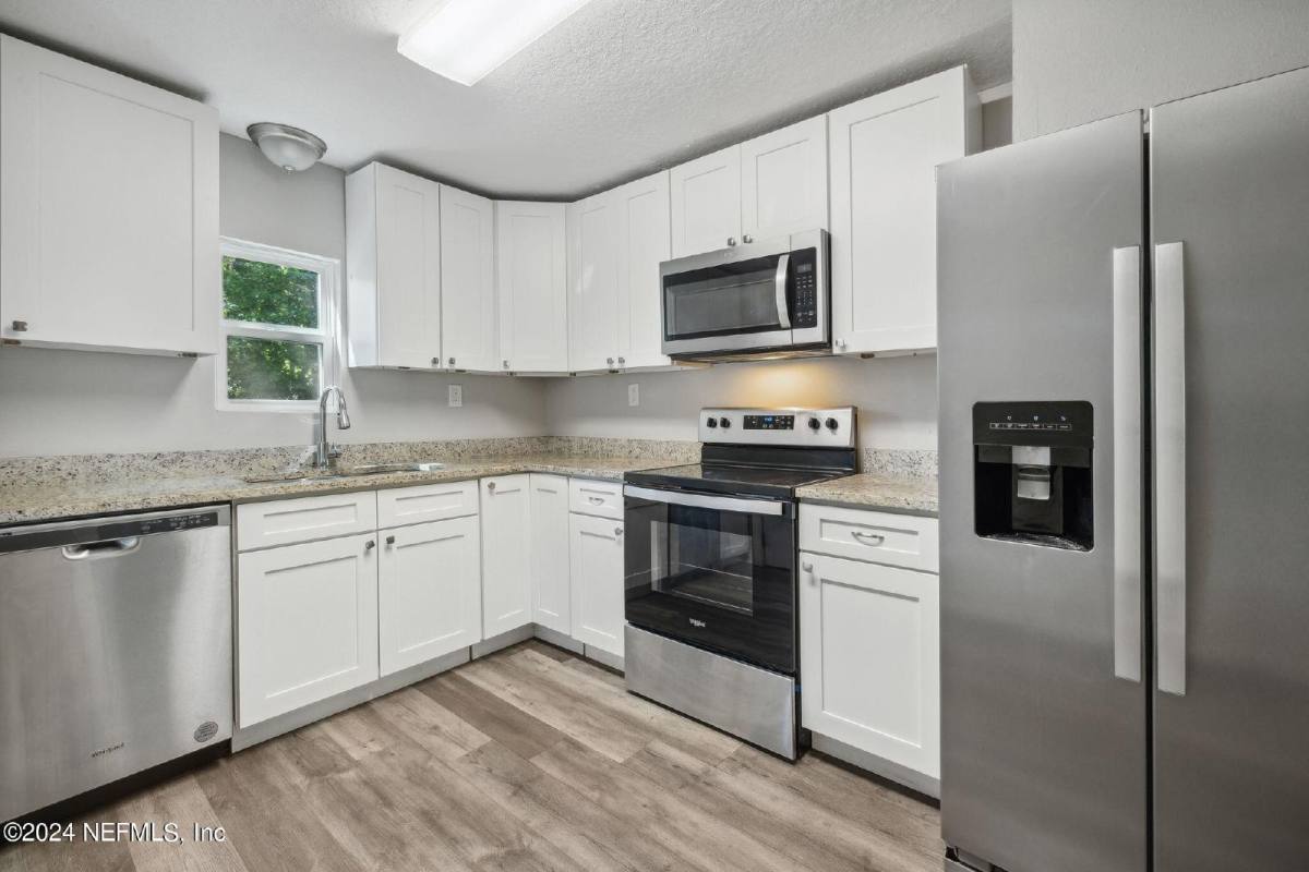 House for rent at 4044 Hunter Circle, Jacksonville, FL 32207