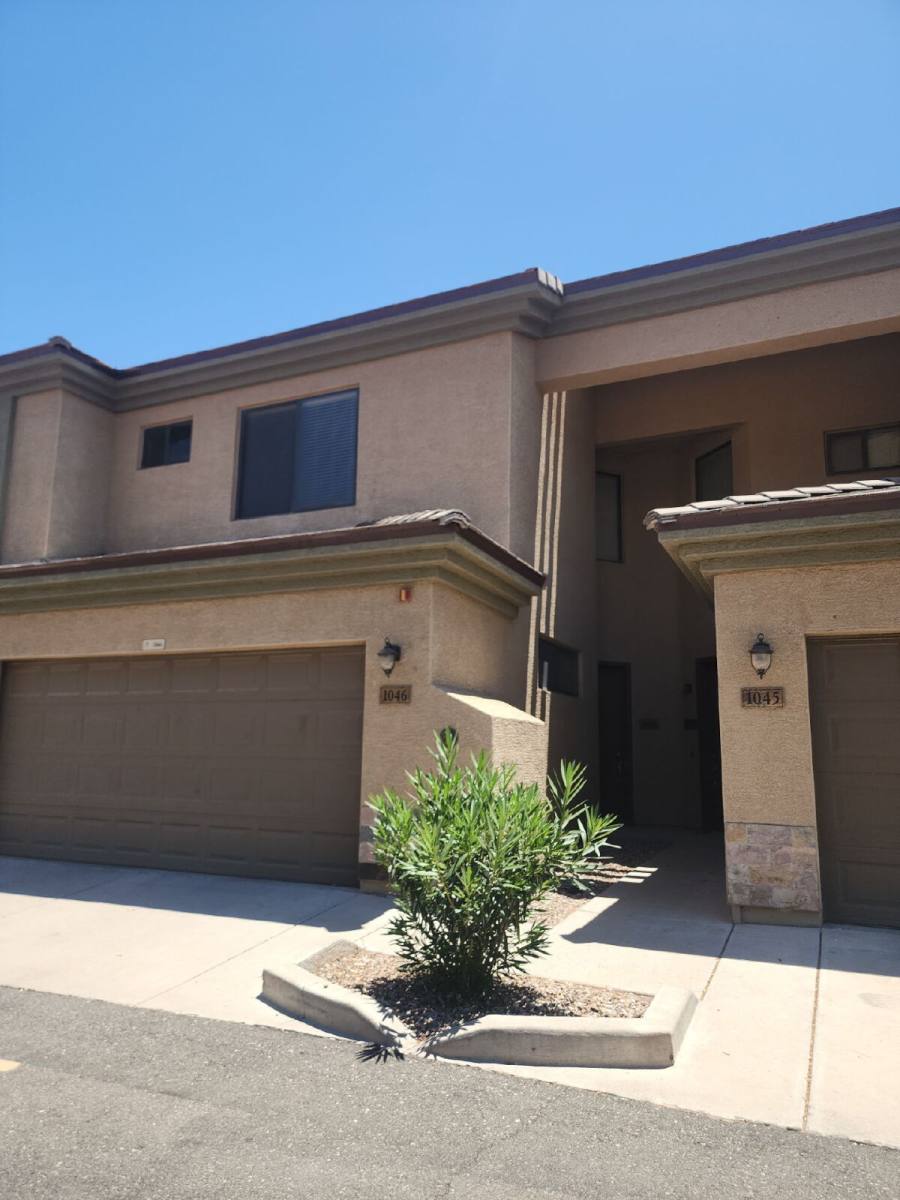 Townhouse for rent at 705 W Queen Creek Rd #1046, Chandler, AZ 85248