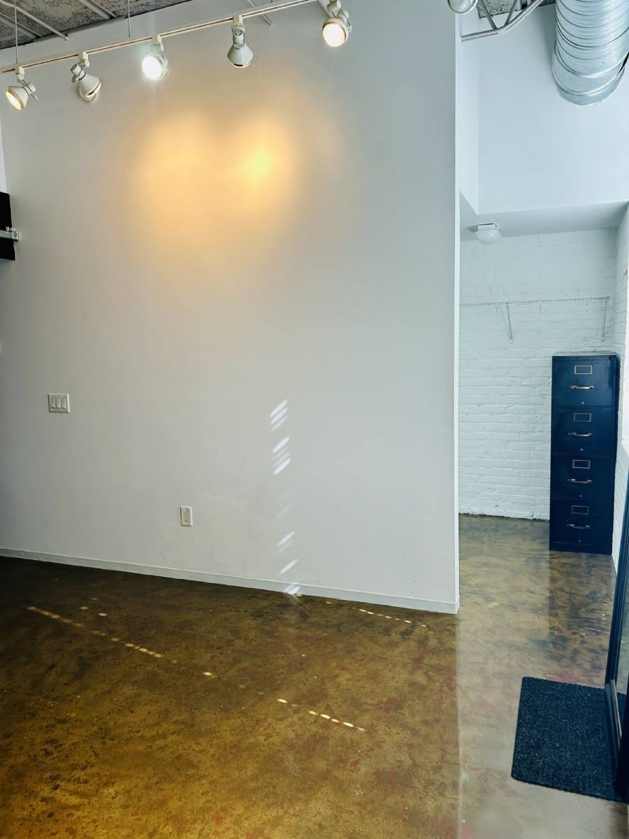 Apartment for rent at 400 Salem Ave SW #2A, Roanoke, VA 24016
