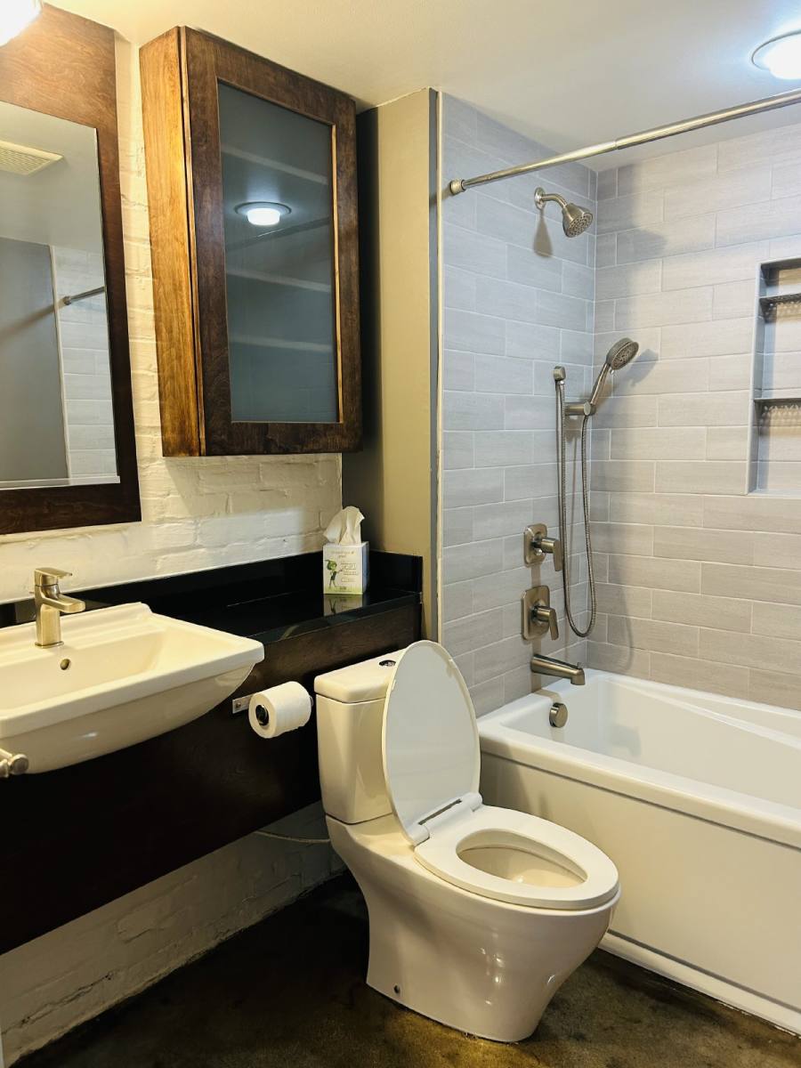Apartment for rent at 400 Salem Ave SW #2A, Roanoke, VA 24016