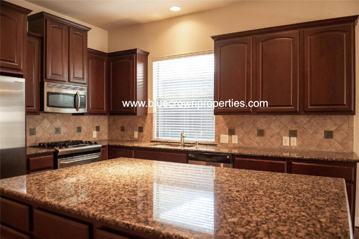 House for rent at 2410 Knight St, Dallas, TX 75219