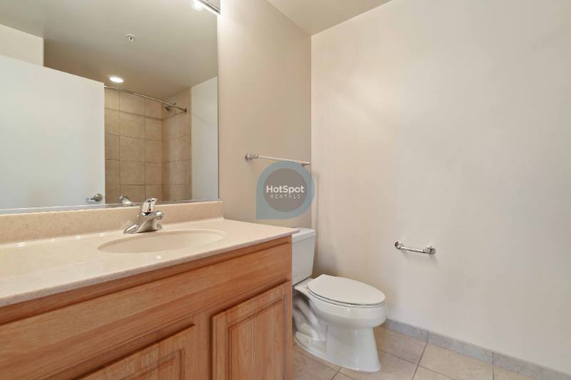 Apartment for rent at 373 N Desplaines, Chicago, IL 60661