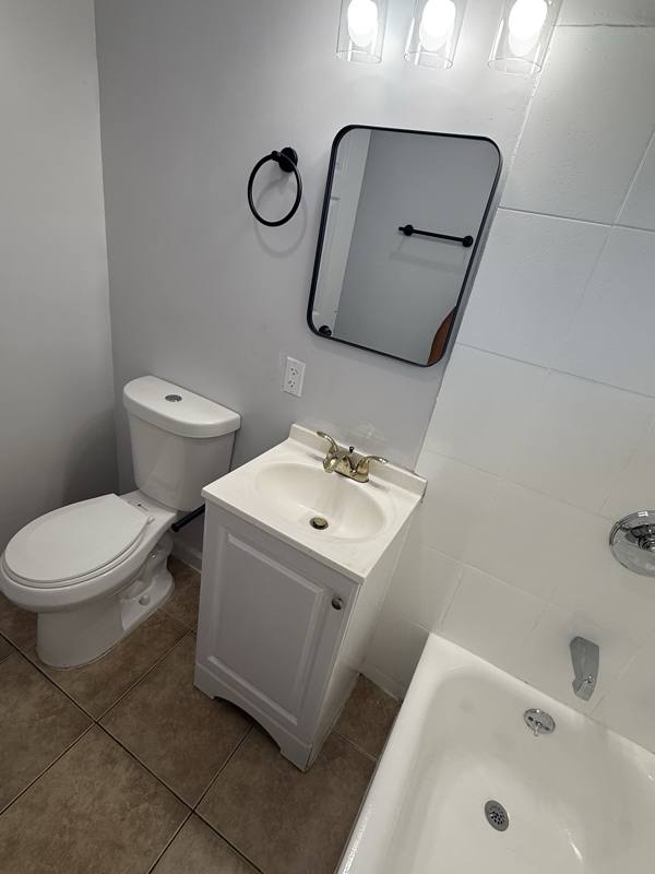 Apartment for rent at 1060 W 117th St, Los Angeles, CA 90044