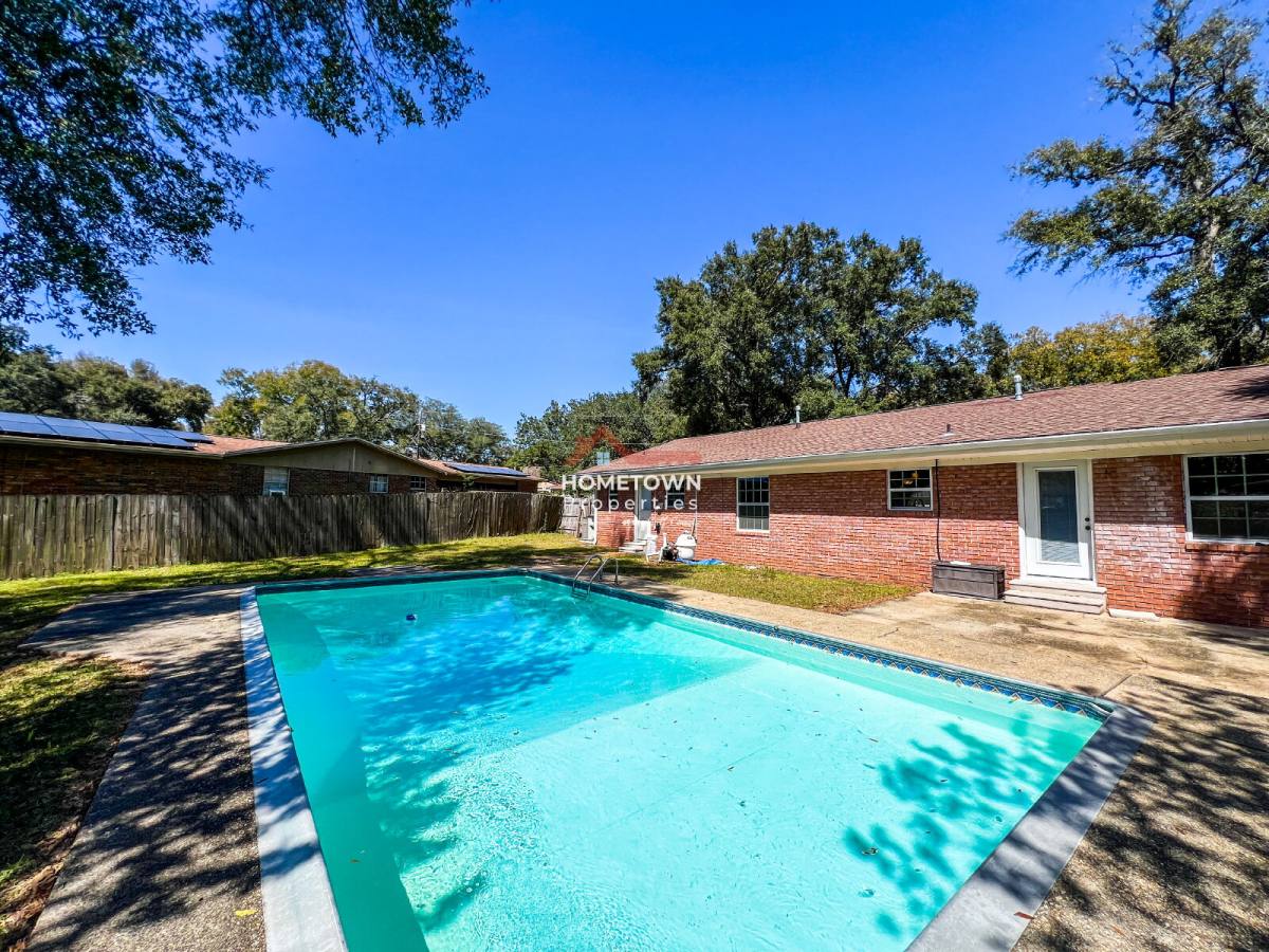 House for rent at 11 Gunn Circle, Pensacola, FL 32506