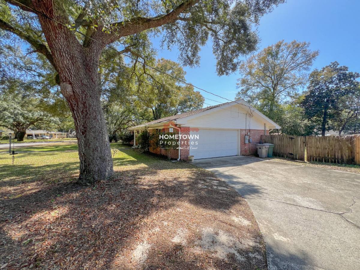 House for rent at 11 Gunn Circle, Pensacola, FL 32506