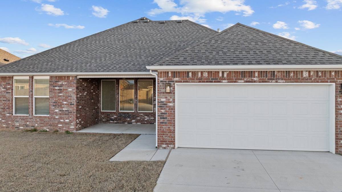 House for rent at 4820 W Aurora St, Fayetteville, AR 72704