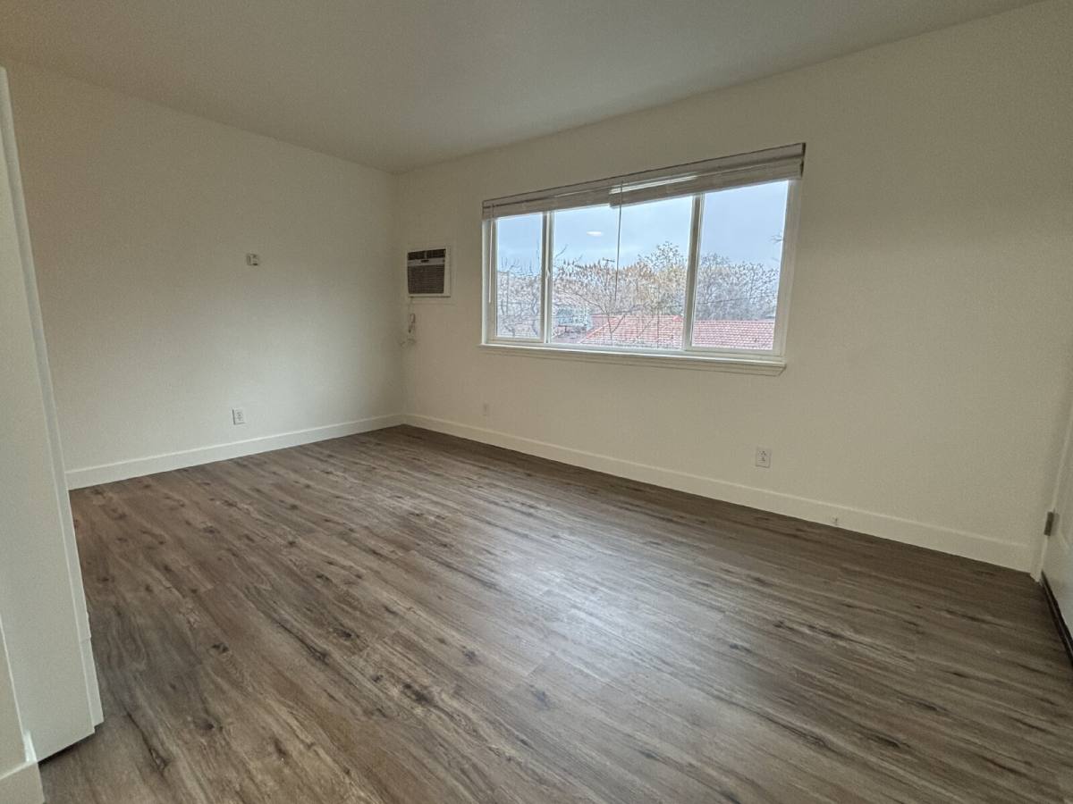 Apartment for rent at 409 G St #3, Waterford, CA 95386