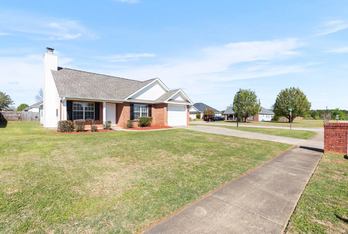 House for rent at 200 Stirling Bridge Dr, Warner Robins, GA 31088