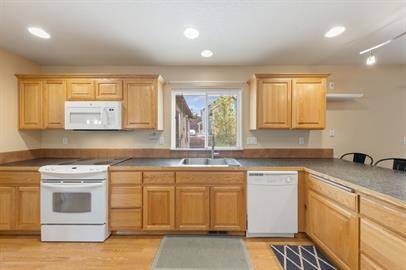 House for rent at 261 SW Oliver Court, Dundee, OR 97115
