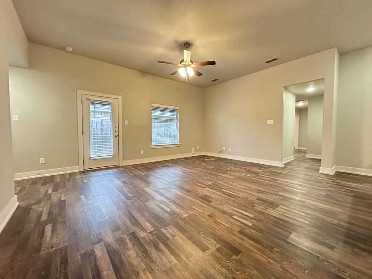 1403 15th St #A, Shallowater, TX 79363 - Townhouse for Rent - Image 2