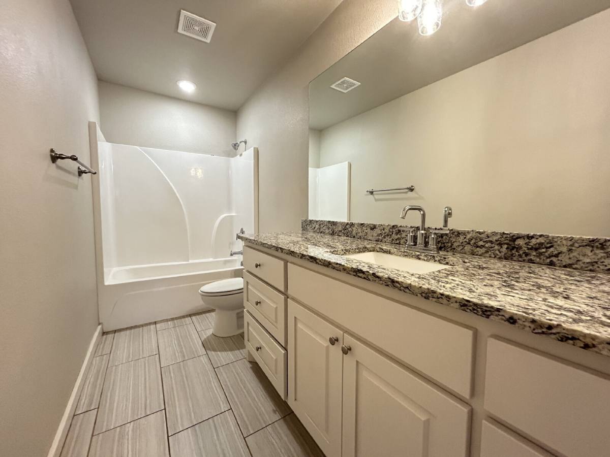 1403 15th St #A, Shallowater, TX 79363 - Townhouse for Rent - Image 6